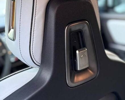 Rivian R1S 2023 в Дубно на Automoto.ua Белый Rivian R1S, объемом двигателя 0 л и пробегом 19 тыс. км за 47777 $, фото 130 на Automoto.ua