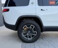 Rivian R1S 2023 в Дубно на Automoto.ua Белый Rivian R1S, объемом двигателя 0 л и пробегом 19 тыс. км за 47777 $, фото 76 на Automoto.ua