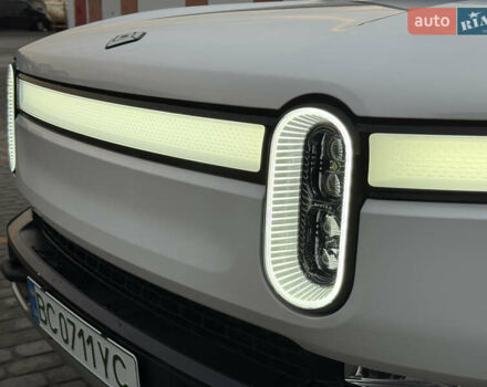 Белый Rivian R1S, объемом двигателя 0 л и пробегом 35 тыс. км за 58000 $, фото 8 на Automoto.ua