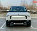 Белый Rivian R1S, объемом двигателя 0 л и пробегом 5 тыс. км за 53900 $, фото 5 на Automoto.ua