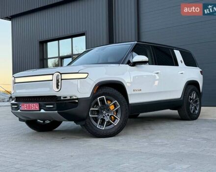 Rivian R1S 2023 в Дубно на Automoto.ua Белый Rivian R1S, объемом двигателя 0 л и пробегом 19 тыс. км за 47777 $, фото 79 на Automoto.ua