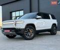Rivian R1S 2023 в Дубно на Automoto.ua Белый Rivian R1S, объемом двигателя 0 л и пробегом 19 тыс. км за 47777 $, фото 79 на Automoto.ua