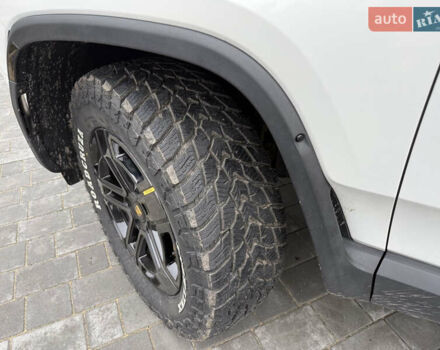 Білий Rivian R1S, об'ємом двигуна 0 л та пробігом 35 тис. км за 55000 $, фото 8 на Automoto.ua