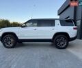Rivian R1S 2023 в Дубно на Automoto.ua Белый Rivian R1S, объемом двигателя 0 л и пробегом 19 тыс. км за 47777 $, фото 62 на Automoto.ua