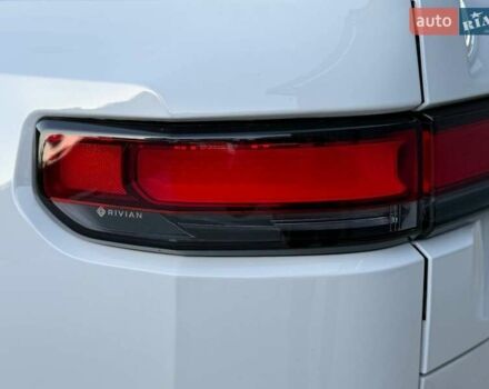 Rivian R1S 2023 в Дубно на Automoto.ua Белый Rivian R1S, объемом двигателя 0 л и пробегом 19 тыс. км за 47777 $, фото 45 на Automoto.ua
