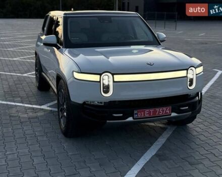 Rivian R1S 2023 в Дубно на Automoto.ua Белый Rivian R1S, объемом двигателя 0 л и пробегом 19 тыс. км за 47777 $, фото 198 на Automoto.ua
