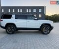 Rivian R1S 2023 в Дубно на Automoto.ua Белый Rivian R1S, объемом двигателя 0 л и пробегом 19 тыс. км за 47777 $, фото 65 на Automoto.ua