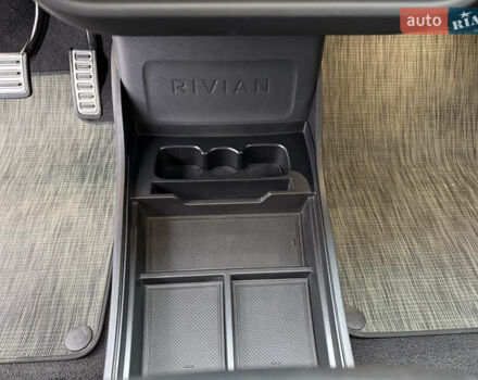 Білий Rivian R1S, об'ємом двигуна 0 л та пробігом 35 тис. км за 55000 $, фото 12 на Automoto.ua