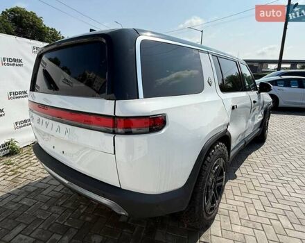 Белый Rivian R1S, объемом двигателя 0 л и пробегом 25 тыс. км за 24000 $, фото 3 на Automoto.ua