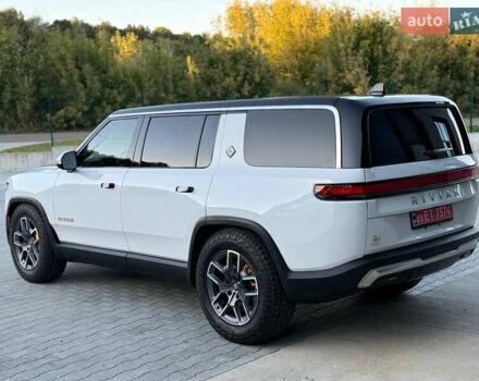 Rivian R1S 2023 в Дубно на Automoto.ua Белый Rivian R1S, объемом двигателя 0 л и пробегом 19 тыс. км за 47777 $, фото 56 на Automoto.ua
