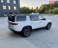 Rivian R1S 2023 в Дубно на Automoto.ua Белый Rivian R1S, объемом двигателя 0 л и пробегом 19 тыс. км за 47777 $, фото 30 на Automoto.ua
