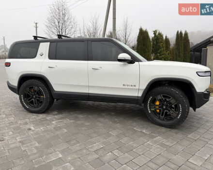 Білий Rivian R1S, об'ємом двигуна 0 л та пробігом 35 тис. км за 55000 $, фото 5 на Automoto.ua