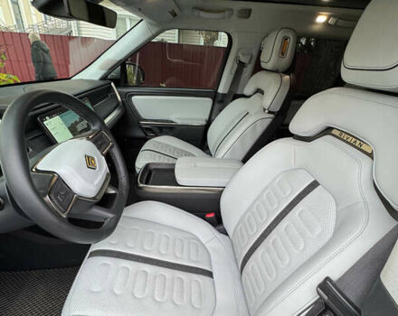 Белый Rivian R1S, объемом двигателя 0 л и пробегом 21 тыс. км за 55000 $, фото 10 на Automoto.ua
