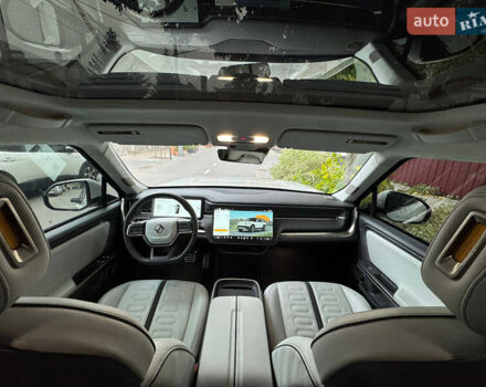 Белый Rivian R1S, объемом двигателя 0 л и пробегом 21 тыс. км за 55000 $, фото 12 на Automoto.ua