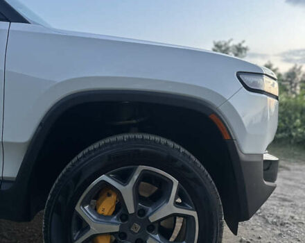 Белый Rivian R1S, объемом двигателя 0 л и пробегом 8 тыс. км за 56000 $, фото 6 на Automoto.ua