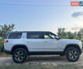 Белый Rivian R1S, объемом двигателя 0 л и пробегом 8 тыс. км за 56000 $, фото 9 на Automoto.ua