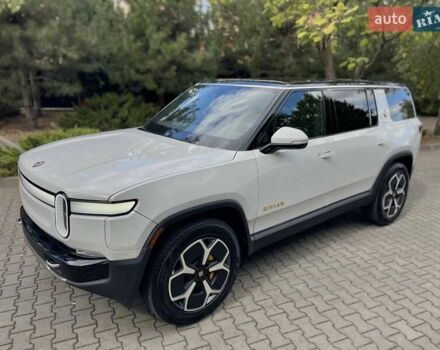 Rivian R1S 2025 в Одессе на Automoto.ua Белый Rivian R1S, объемом двигателя 0 л и пробегом 1 тыс. км за 55900 $, фото 4 на Automoto.ua