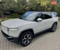Rivian R1S 2025 в Одессе на Automoto.ua Белый Rivian R1S, объемом двигателя 0 л и пробегом 1 тыс. км за 55900 $, фото 4 на Automoto.ua