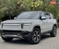 Rivian R1S 2025 в Одессе на Automoto.ua Белый Rivian R1S, объемом двигателя 0 л и пробегом 1 тыс. км за 55900 $, фото 1 на Automoto.ua