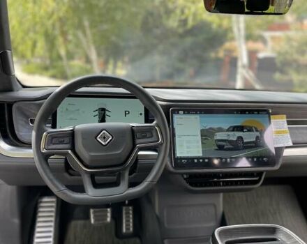 Rivian R1S 2025 в Одессе на Automoto.ua Белый Rivian R1S, объемом двигателя 0 л и пробегом 1 тыс. км за 55900 $, фото 17 на Automoto.ua
