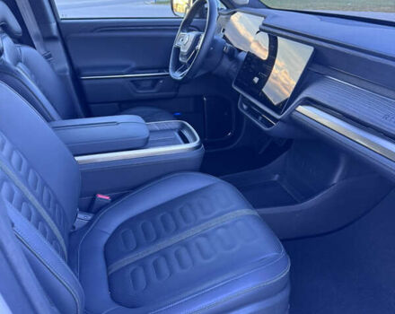 Rivian R1S 2025 в Виннице на Automoto.ua Белый Rivian R1S, объемом двигателя 0 л и пробегом 6 тыс. км за 65000 $, фото 13 на Automoto.ua