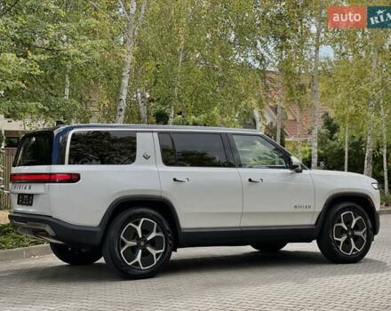 Rivian R1S 2025 в Одессе на Automoto.ua Белый Rivian R1S, объемом двигателя 0 л и пробегом 1 тыс. км за 55900 $, фото 13 на Automoto.ua