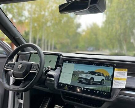 Rivian R1S 2025 в Одессе на Automoto.ua Белый Rivian R1S, объемом двигателя 0 л и пробегом 1 тыс. км за 55900 $, фото 19 на Automoto.ua
