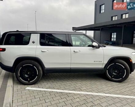 Білий Rivian R1S, об'ємом двигуна 0 л та пробігом 5 тис. км за 49999 $, фото 9 на Automoto.ua