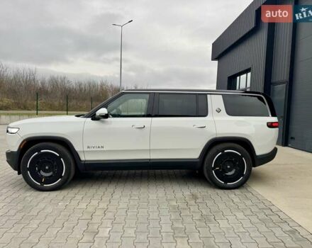 Білий Rivian R1S, об'ємом двигуна 0 л та пробігом 5 тис. км за 49999 $, фото 2 на Automoto.ua