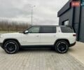 Білий Rivian R1S, об'ємом двигуна 0 л та пробігом 5 тис. км за 49999 $, фото 2 на Automoto.ua