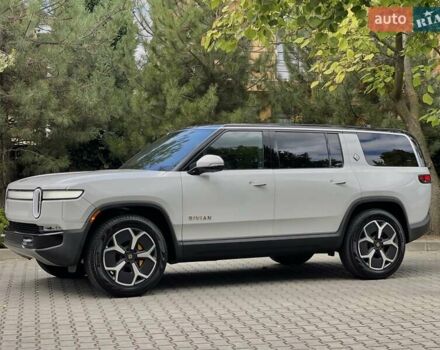 Rivian R1S 2025 в Одессе на Automoto.ua Белый Rivian R1S, объемом двигателя 0 л и пробегом 1 тыс. км за 55900 $, фото 3 на Automoto.ua