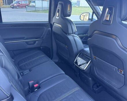 Rivian R1S 2025 в Виннице на Automoto.ua Белый Rivian R1S, объемом двигателя 0 л и пробегом 6 тыс. км за 65000 $, фото 14 на Automoto.ua