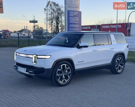 Rivian R1S 2025 в Виннице на Automoto.ua Белый Rivian R1S, объемом двигателя 0 л и пробегом 6 тыс. км за 65000 $, фото 7 на Automoto.ua