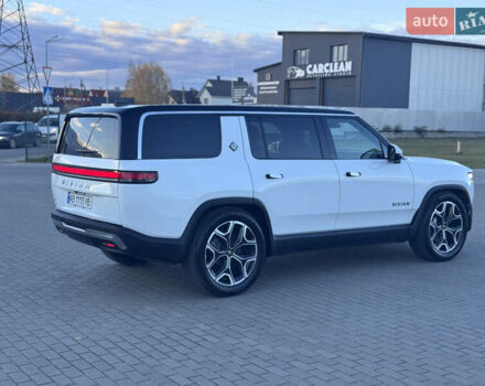 Rivian R1S 2025 в Виннице на Automoto.ua Белый Rivian R1S, объемом двигателя 0 л и пробегом 6 тыс. км за 65000 $, фото 4 на Automoto.ua