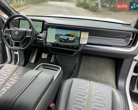 Rivian R1S 2025 в Одессе на Automoto.ua Белый Rivian R1S, объемом двигателя 0 л и пробегом 1 тыс. км за 55900 $, фото 18 на Automoto.ua