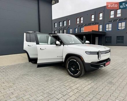 Білий Rivian R1S, об'ємом двигуна 0 л та пробігом 5 тис. км за 49999 $, фото 4 на Automoto.ua