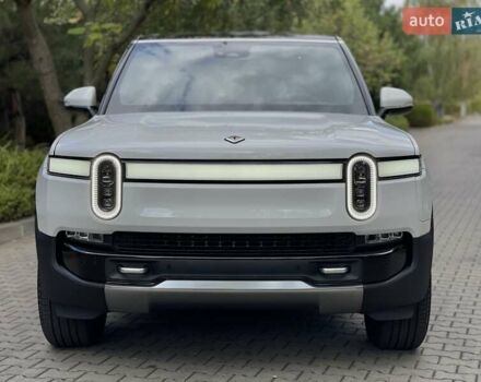 Rivian R1S 2025 в Одессе на Automoto.ua Белый Rivian R1S, объемом двигателя 0 л и пробегом 1 тыс. км за 55900 $, фото 5 на Automoto.ua