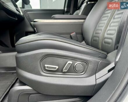 Білий Rivian R1S, об'ємом двигуна 0 л та пробігом 5 тис. км за 49999 $, фото 41 на Automoto.ua