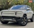 Rivian R1S 2025 в Одессе на Automoto.ua Белый Rivian R1S, объемом двигателя 0 л и пробегом 1 тыс. км за 55900 $, фото 8 на Automoto.ua