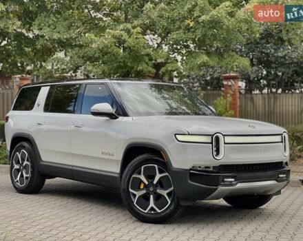 Rivian R1S 2025 в Одессе на Automoto.ua Белый Rivian R1S, объемом двигателя 0 л и пробегом 1 тыс. км за 55900 $, фото 10 на Automoto.ua