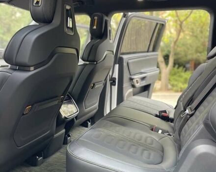 Rivian R1S 2025 в Одессе на Automoto.ua Белый Rivian R1S, объемом двигателя 0 л и пробегом 1 тыс. км за 55900 $, фото 31 на Automoto.ua