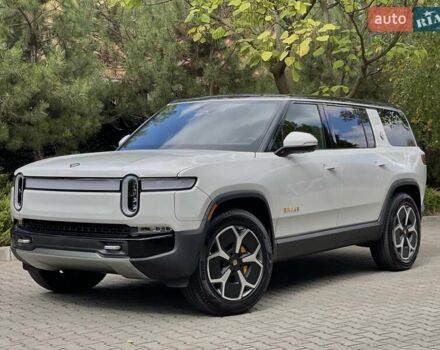 Rivian R1S 2025 в Одессе на Automoto.ua Белый Rivian R1S, объемом двигателя 0 л и пробегом 1 тыс. км за 55900 $, фото 2 на Automoto.ua