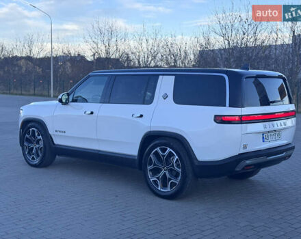 Rivian R1S 2025 в Виннице на Automoto.ua Белый Rivian R1S, объемом двигателя 0 л и пробегом 6 тыс. км за 65000 $, фото 6 на Automoto.ua