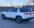 Rivian R1S 2025 в Виннице на Automoto.ua Белый Rivian R1S, объемом двигателя 0 л и пробегом 6 тыс. км за 65000 $, фото 6 на Automoto.ua