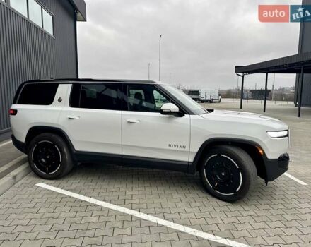 Білий Rivian R1S, об'ємом двигуна 0 л та пробігом 5 тис. км за 49999 $, фото 11 на Automoto.ua