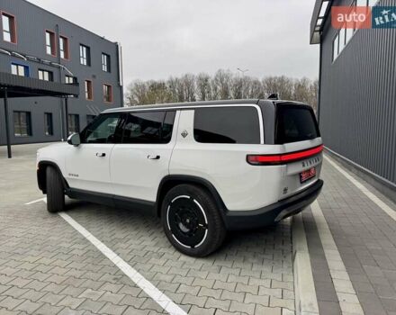 Білий Rivian R1S, об'ємом двигуна 0 л та пробігом 5 тис. км за 49999 $, фото 10 на Automoto.ua