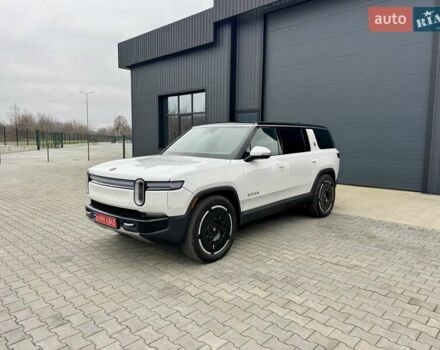 Білий Rivian R1S, об'ємом двигуна 0 л та пробігом 5 тис. км за 49999 $, фото 7 на Automoto.ua