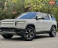 Rivian R1S 2025 в Одессе на Automoto.ua Белый Rivian R1S, объемом двигателя 0 л и пробегом 1 тыс. км за 55900 $, фото 7 на Automoto.ua