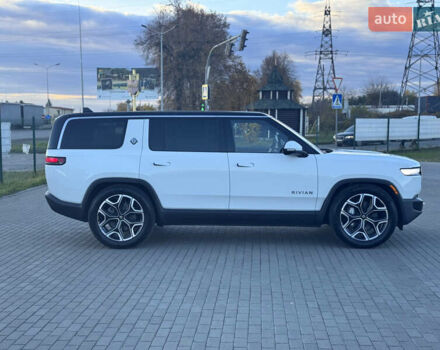 Rivian R1S 2025 в Виннице на Automoto.ua Белый Rivian R1S, объемом двигателя 0 л и пробегом 6 тыс. км за 65000 $, фото 3 на Automoto.ua