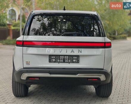 Rivian R1S 2025 в Одессе на Automoto.ua Белый Rivian R1S, объемом двигателя 0 л и пробегом 1 тыс. км за 55900 $, фото 6 на Automoto.ua